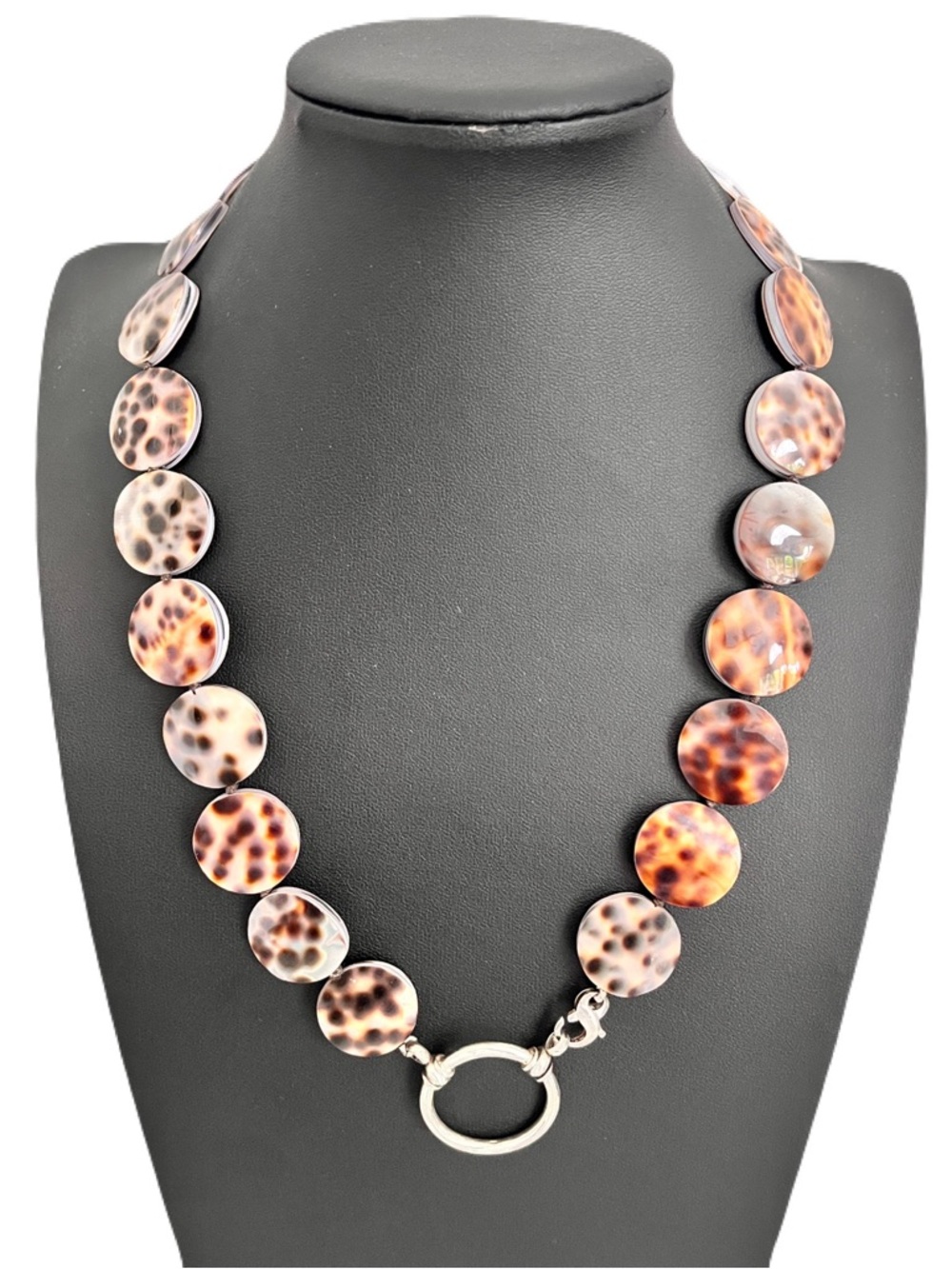 La Loop Tortoise Circle Eyeglass Sunglass Holder Necklace, 21”